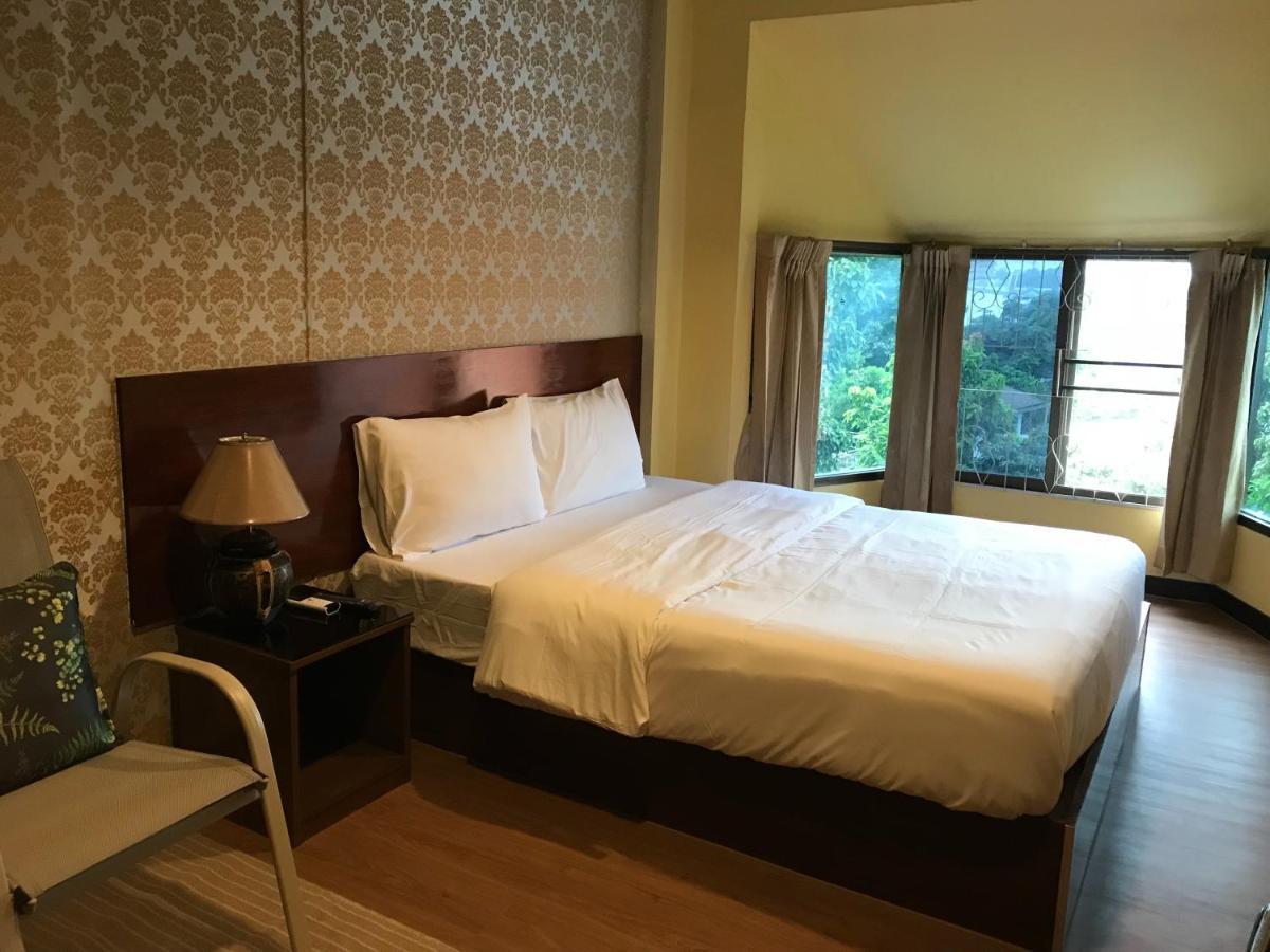 Rcn Court & Inn Чиангмай Екстериор снимка