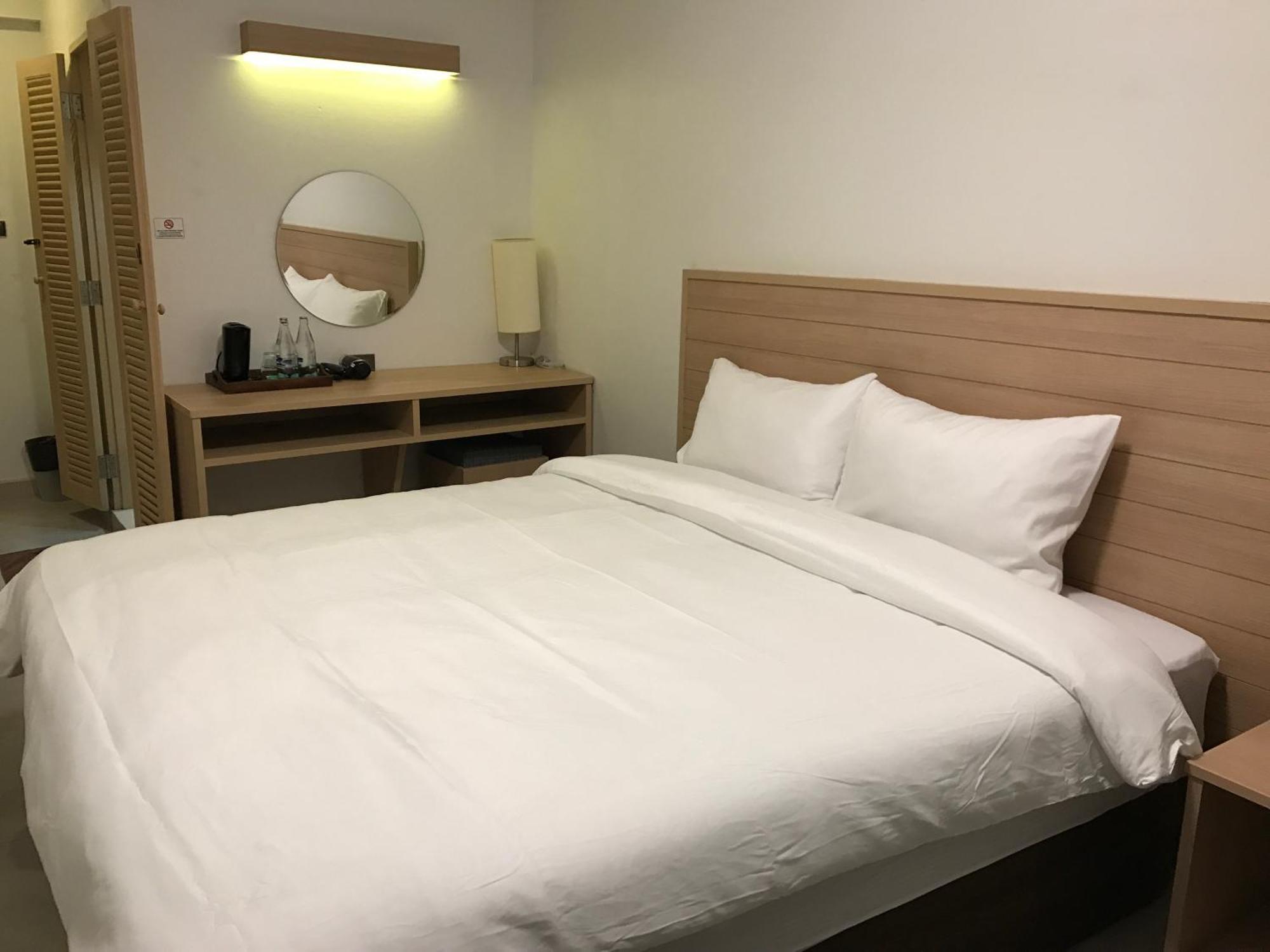 Rcn Court & Inn Чиангмай Екстериор снимка